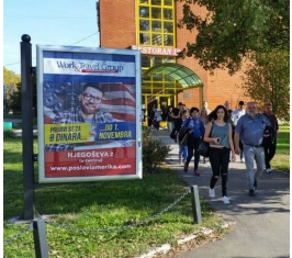 Novi Sad - CityLight - Cara Lazara - semafor ka menzi VU