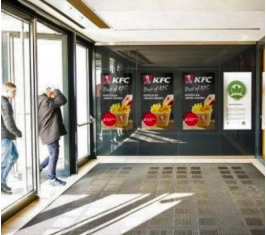 Beograd - UŠĆE ŠOPING CENTAR - DOOH 4K Full HD Ekrani